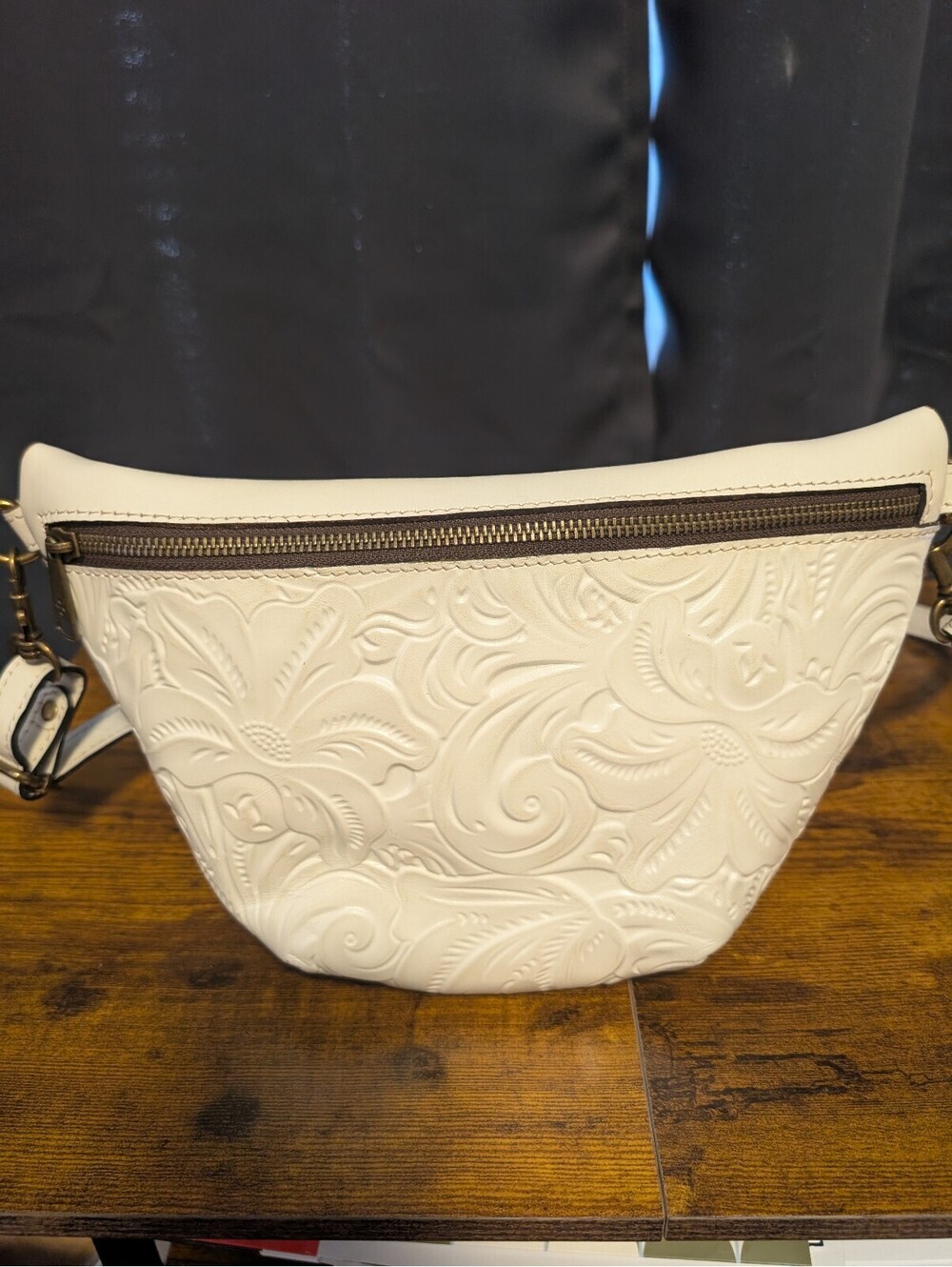 1601 - Patricia Nash Tinchi Belt Bag / Convertible Crossbody - White - PRELOVED